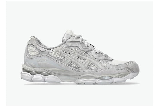 ASICS Sneakers