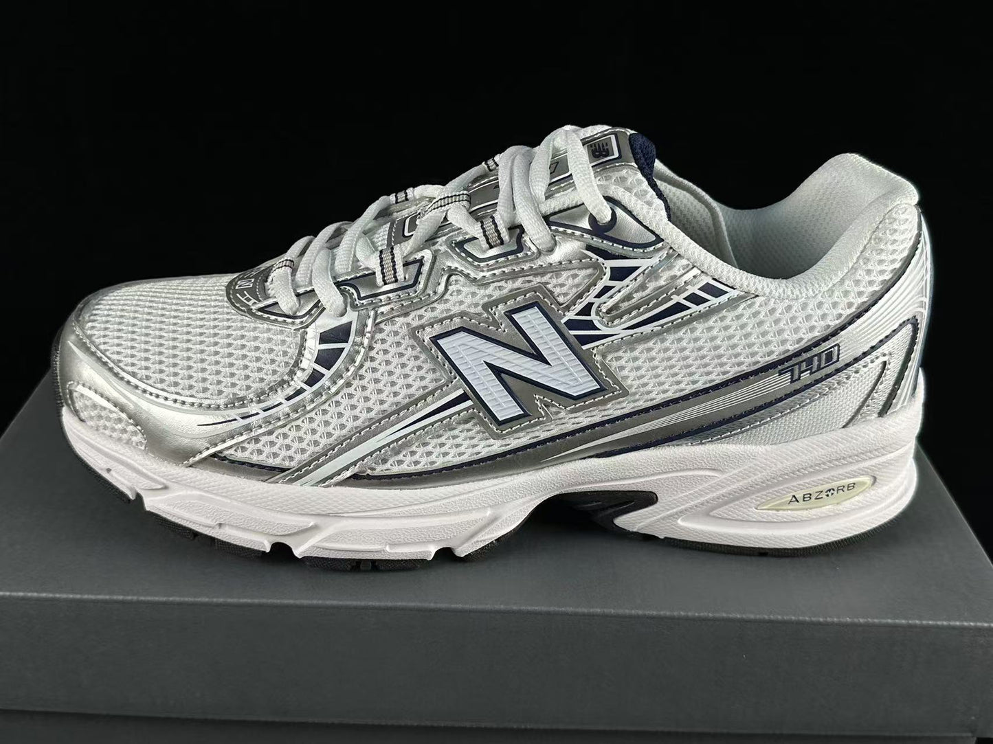 New Balance 740 – Retro-Inspired Lightweight Runner - ZOE FITNESS