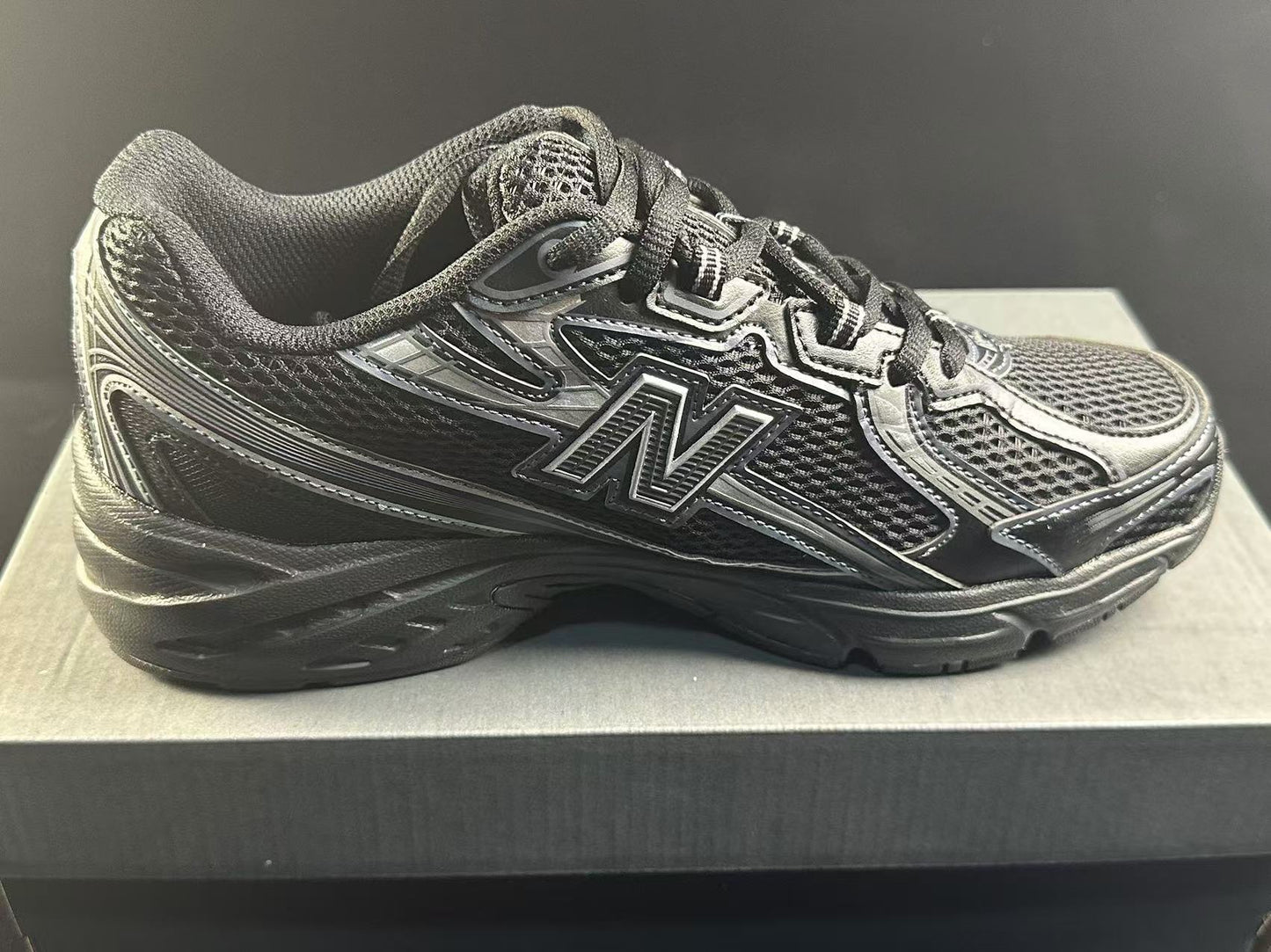 New Balance 740 – Retro-Inspired Lightweight Runner - ZOE FITNESS