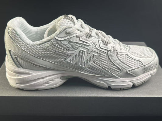 New Balance 740 – Retro-Inspired Lightweight Runner - ZOE FITNESS