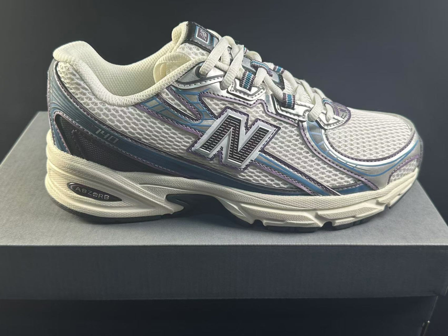New Balance 740 – Retro-Inspired Lightweight Runner - ZOE FITNESS